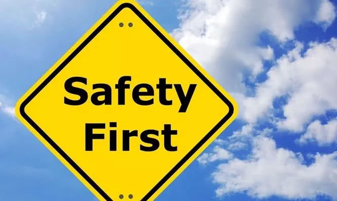 高低温湿热试验箱试验过程中为何不能打开试验机门 高低温湿热试验箱试验过程中为何不能打开试验机门