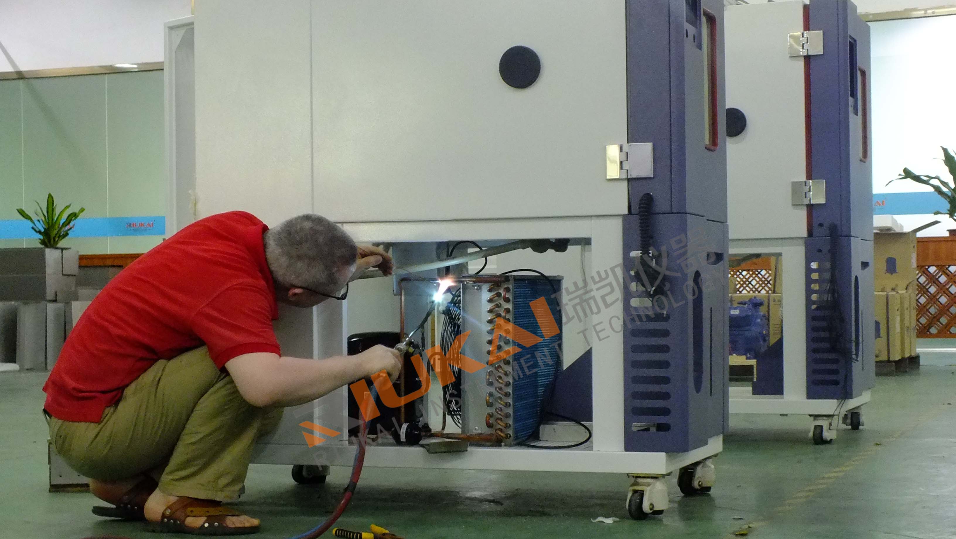 恒温恒湿试验箱厂家—瑞凯仪器