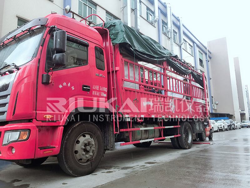 步入式恒温恒湿试验箱交货